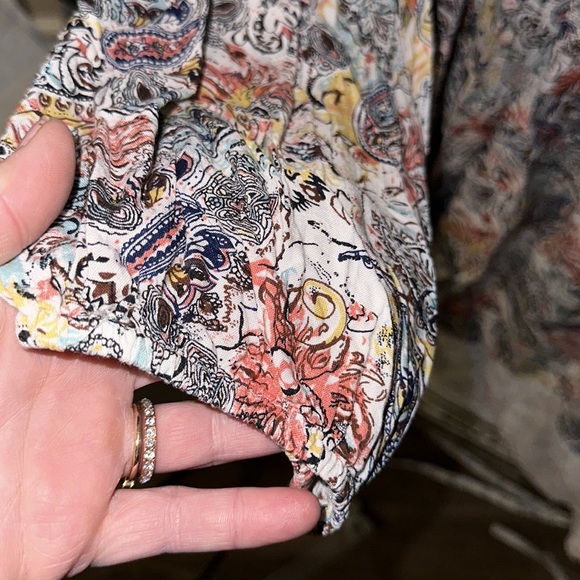 Chelsea & Theodore paisley beige detail off the shoulder blouse so cute size 2x - Picture 4 of 7